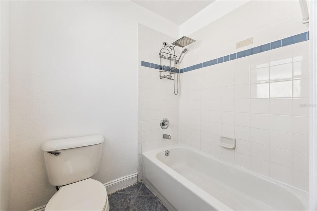 For Sale: $535,000 (6 beds, 3 baths, 2768 Square Feet)