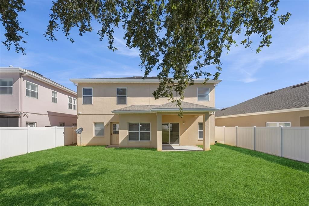 For Sale: $535,000 (6 beds, 3 baths, 2768 Square Feet)