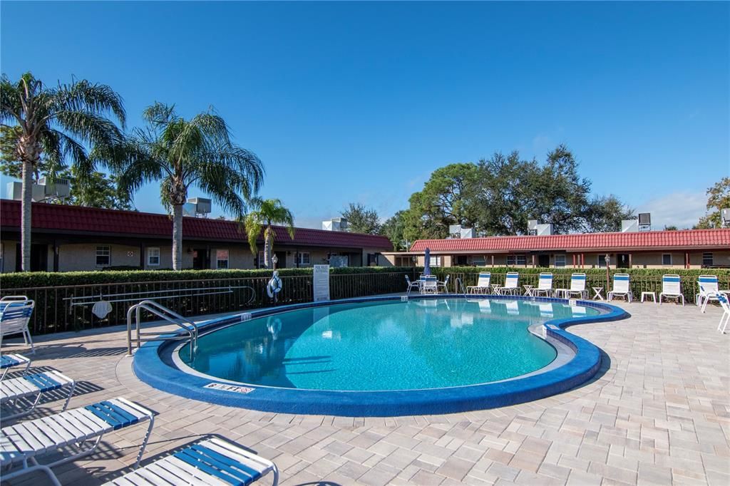 For Sale: $159,000 (2 beds, 2 baths, 945 Square Feet)