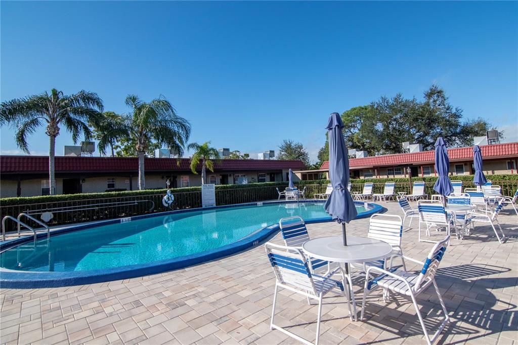 For Sale: $159,000 (2 beds, 2 baths, 945 Square Feet)