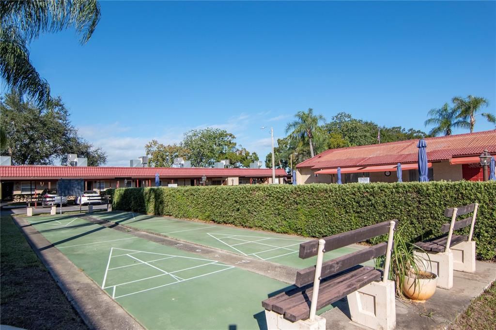 For Sale: $159,000 (2 beds, 2 baths, 945 Square Feet)