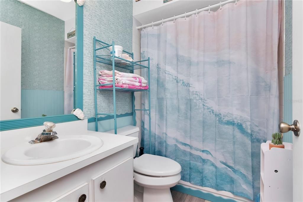 For Sale: $159,000 (2 beds, 2 baths, 945 Square Feet)