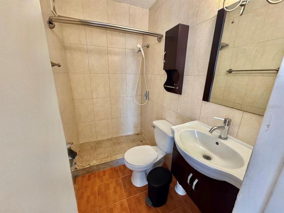 待售: $325,000 (2 贝兹, 2 浴室, 1200 平方英尺)