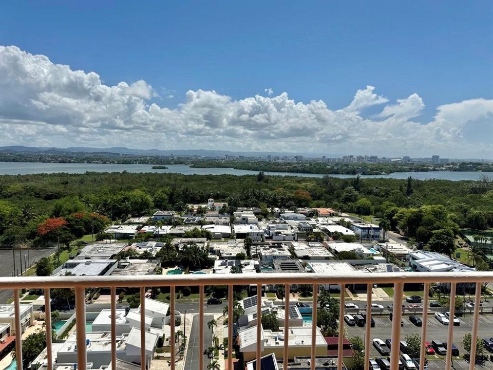 待售: $325,000 (2 贝兹, 2 浴室, 1200 平方英尺)