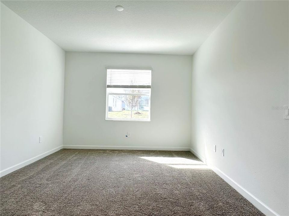 出租: $2,595 (4 贝兹, 3 浴室, 2109 平方英尺)