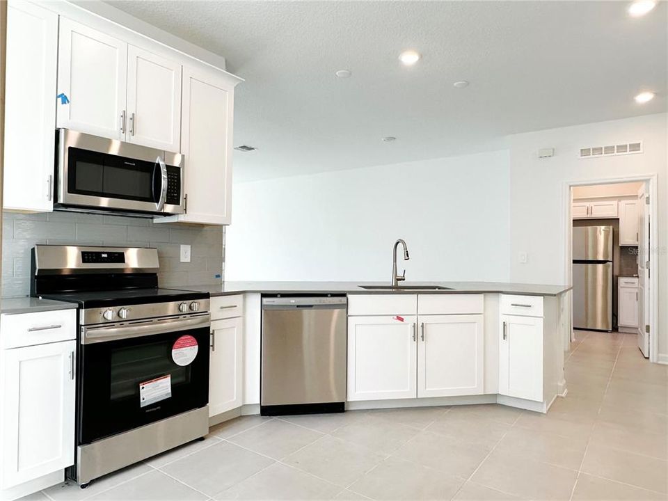 出租: $2,595 (4 贝兹, 3 浴室, 2109 平方英尺)