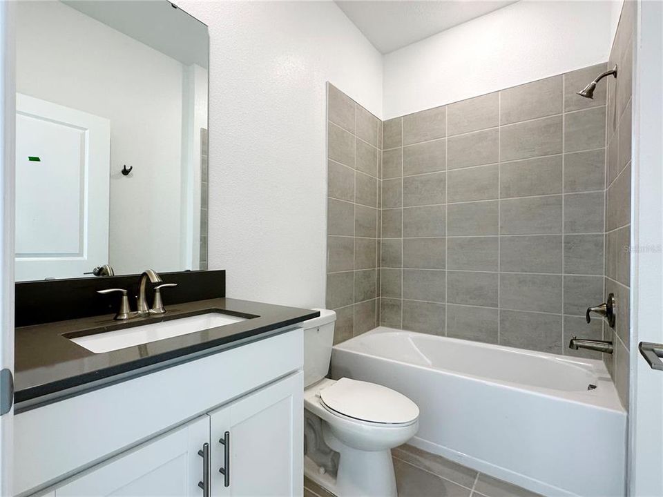 出租: $2,595 (4 贝兹, 3 浴室, 2109 平方英尺)