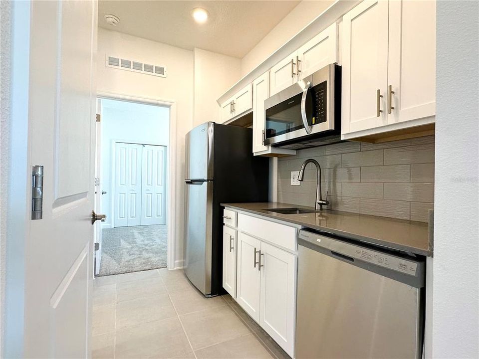 出租: $2,595 (4 贝兹, 3 浴室, 2109 平方英尺)