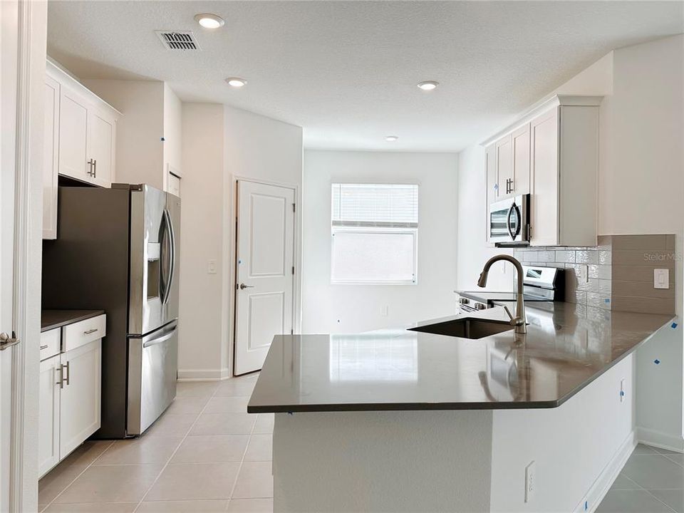 出租: $2,595 (4 贝兹, 3 浴室, 2109 平方英尺)