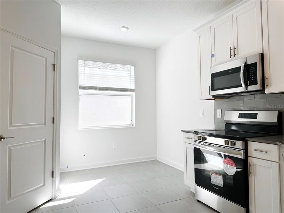 出租: $2,595 (4 贝兹, 3 浴室, 2109 平方英尺)