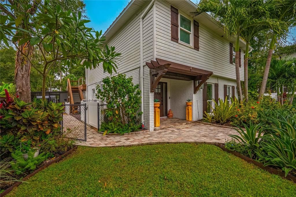 For Sale: $945,000 (4 beds, 2 baths, 2385 Square Feet)