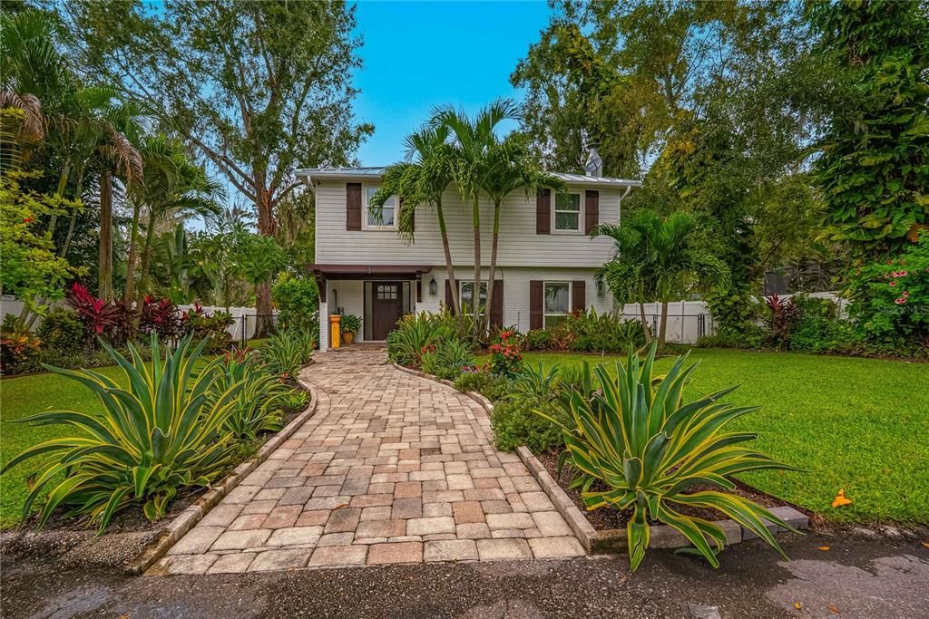 For Sale: $945,000 (4 beds, 2 baths, 2385 Square Feet)