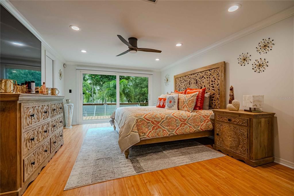 For Sale: $945,000 (4 beds, 2 baths, 2385 Square Feet)