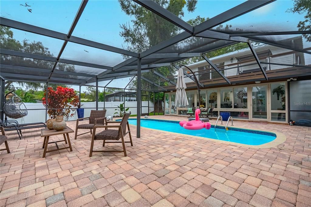 For Sale: $945,000 (4 beds, 2 baths, 2385 Square Feet)