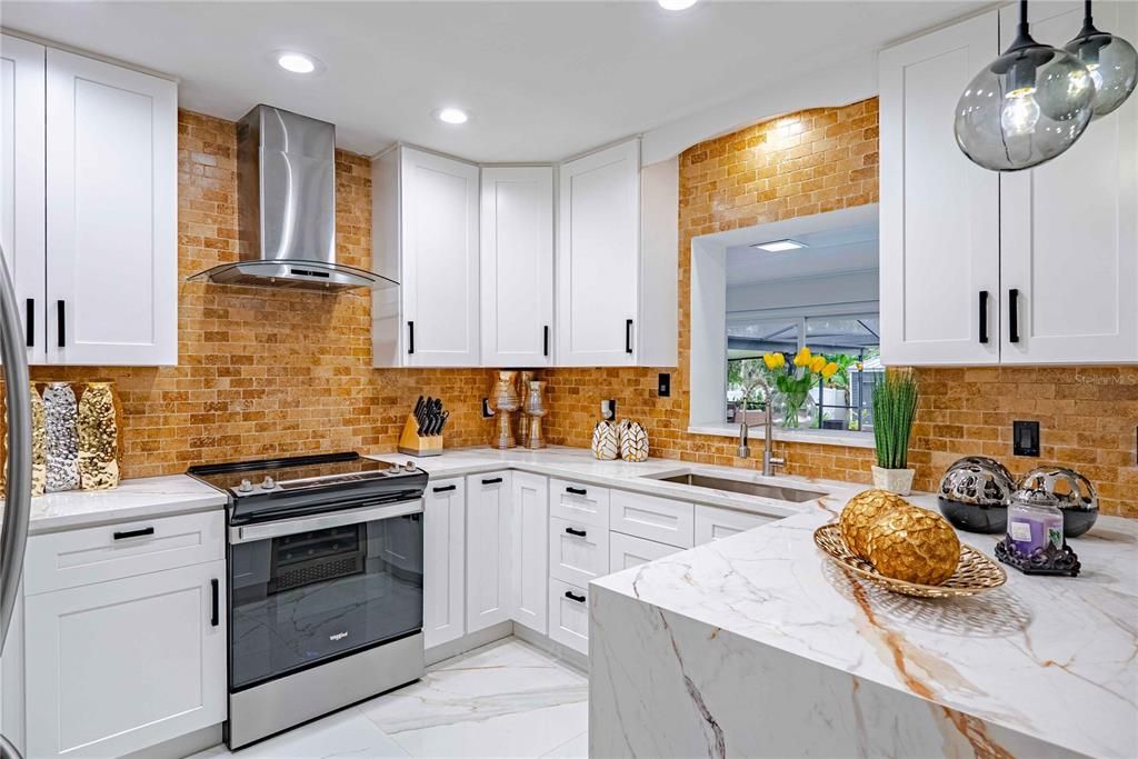 For Sale: $945,000 (4 beds, 2 baths, 2385 Square Feet)