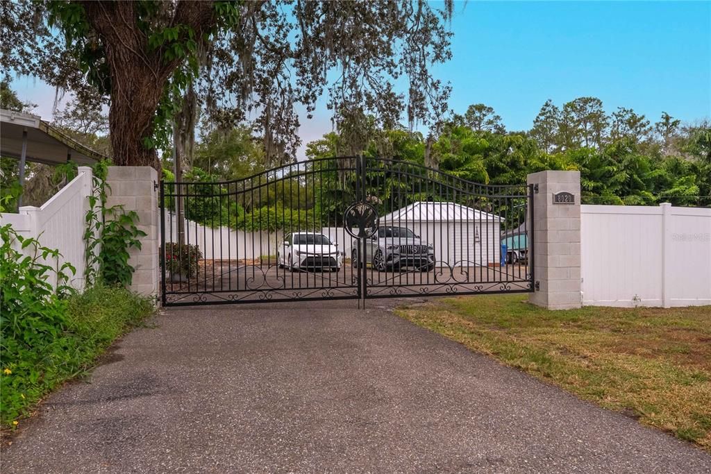 For Sale: $945,000 (4 beds, 2 baths, 2385 Square Feet)