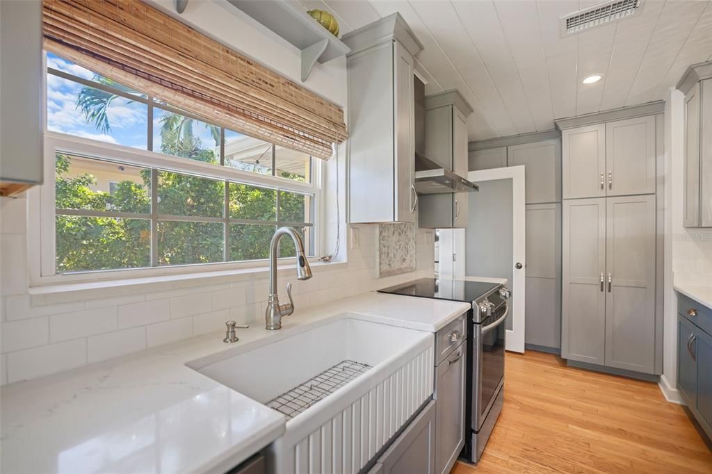 待售: $675,000 (3 贝兹, 2 浴室, 1686 平方英尺)