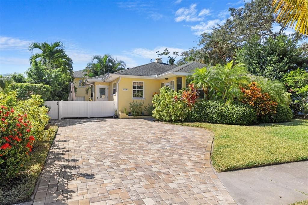 待售: $675,000 (3 贝兹, 2 浴室, 1686 平方英尺)