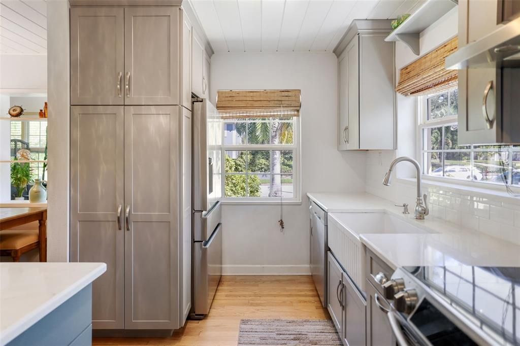 待售: $675,000 (3 贝兹, 2 浴室, 1686 平方英尺)