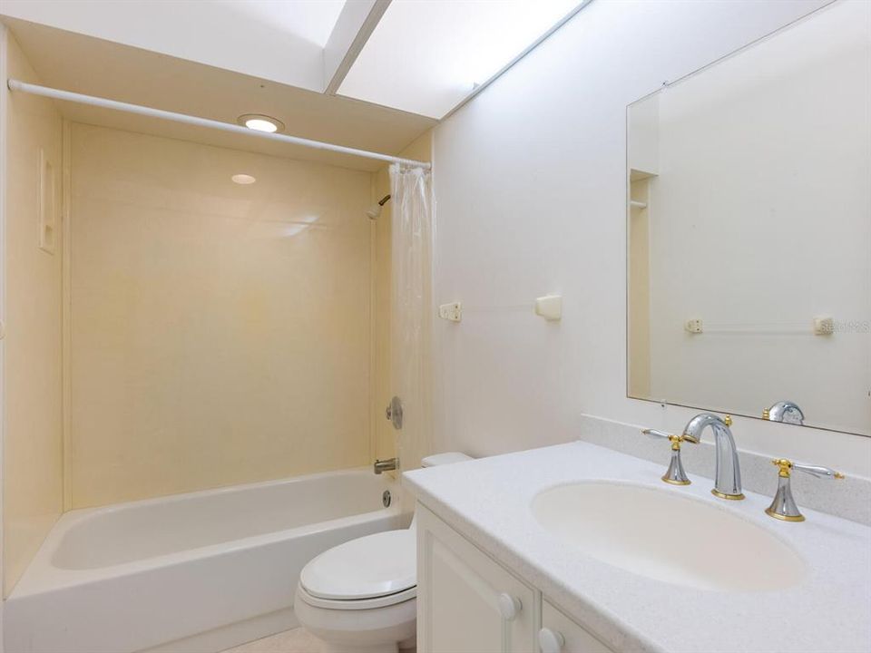 Active With Contract: $350,000 (2 beds, 2 baths, 1513 Square Feet)