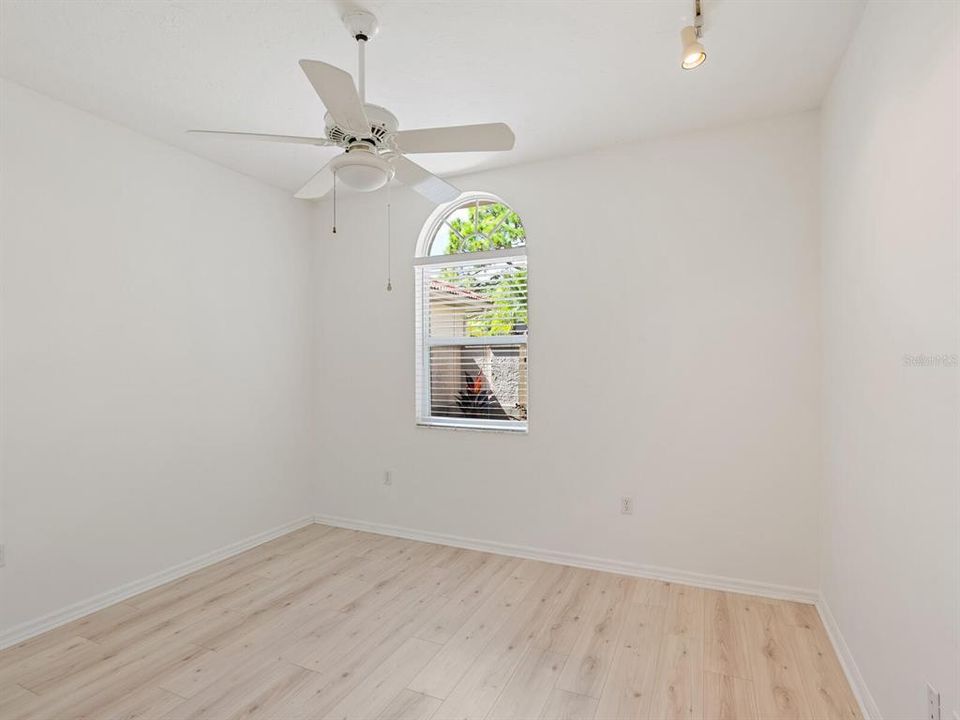 Active With Contract: $350,000 (2 beds, 2 baths, 1513 Square Feet)