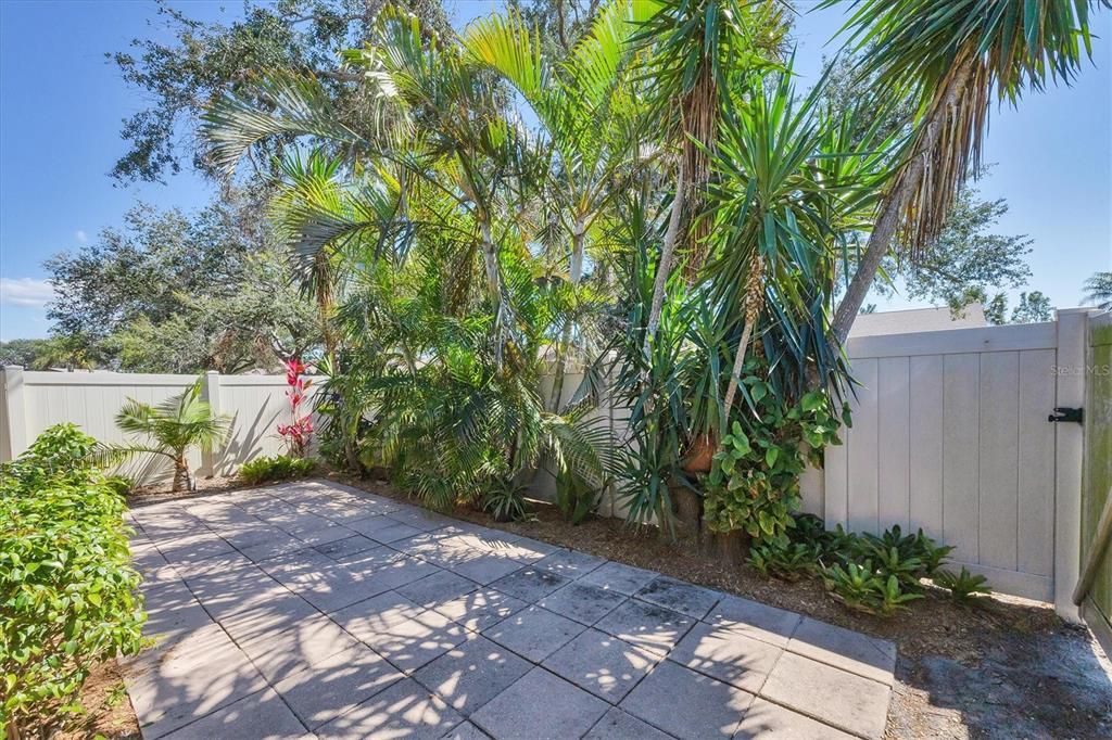 待售: $199,500 (2 贝兹, 1 浴室, 922 平方英尺)