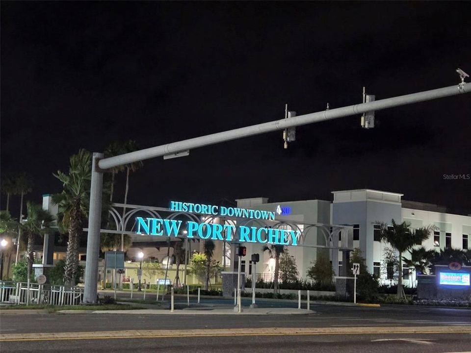 For Sale: $375,000 (6 beds, 0 baths, 1527 Square Feet)