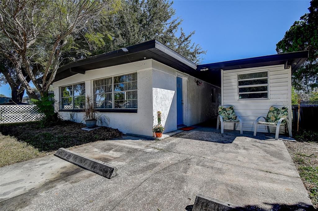 For Sale: $375,000 (6 beds, 0 baths, 1527 Square Feet)