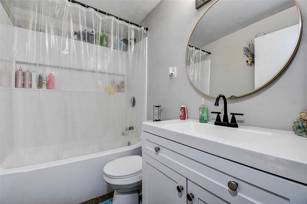 For Sale: $375,000 (6 beds, 0 baths, 1527 Square Feet)