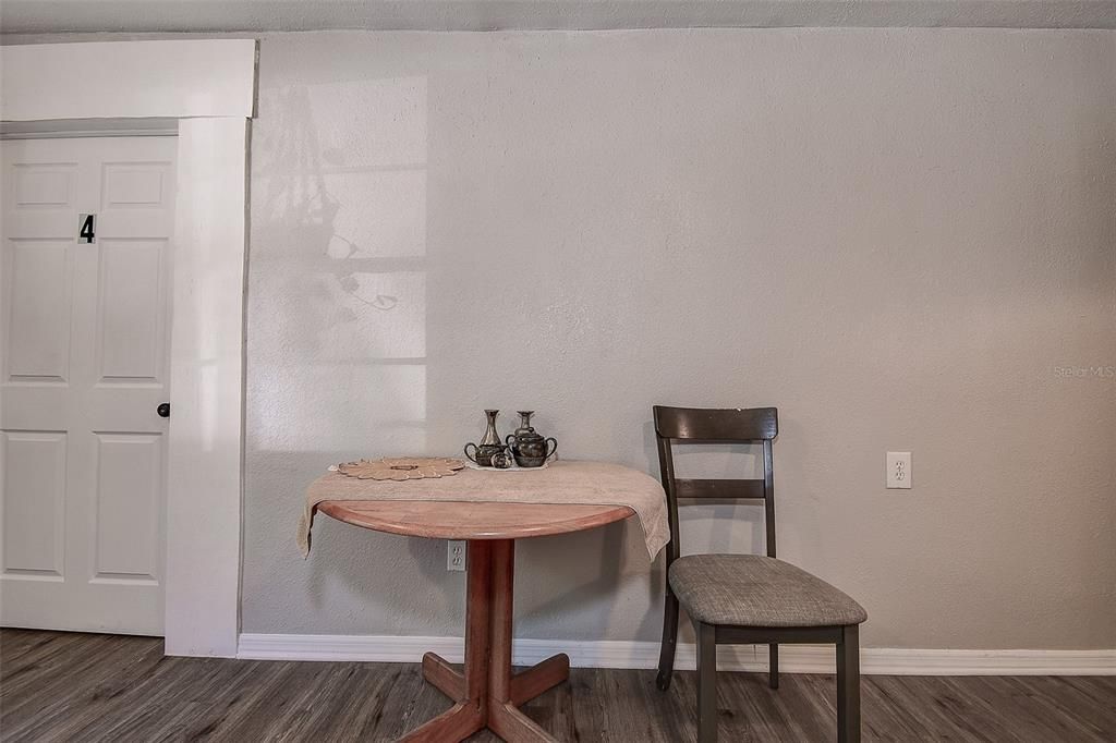 For Sale: $375,000 (6 beds, 0 baths, 1527 Square Feet)