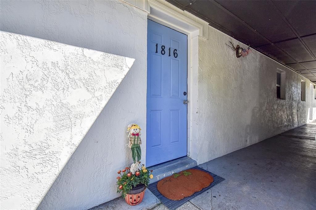 For Sale: $375,000 (6 beds, 0 baths, 1527 Square Feet)