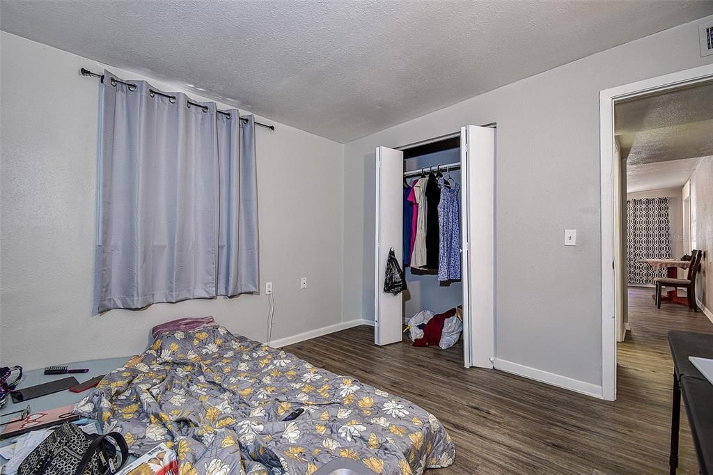 For Sale: $375,000 (6 beds, 0 baths, 1527 Square Feet)