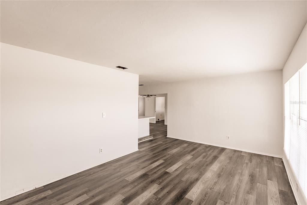 For Sale: $249,970 (4 beds, 2 baths, 1450 Square Feet)