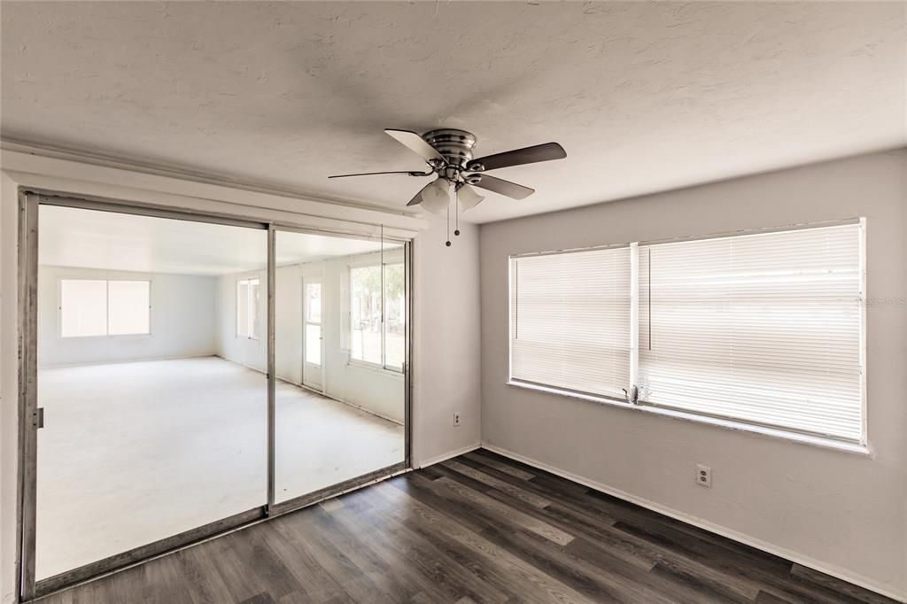 For Sale: $249,970 (4 beds, 2 baths, 1450 Square Feet)