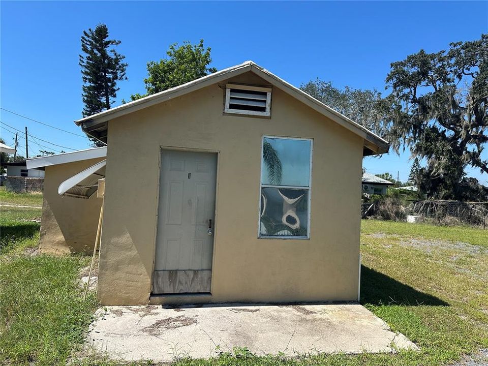 Под контрактом: $495,000 (9 спален, 0 ванн, 892 Квадратных фут)