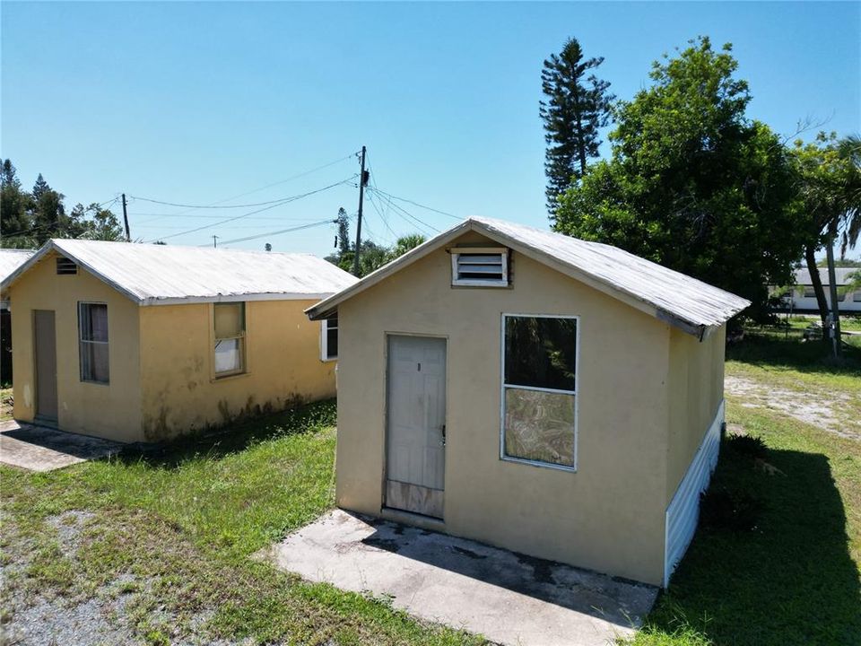 Под контрактом: $495,000 (9 спален, 0 ванн, 892 Квадратных фут)