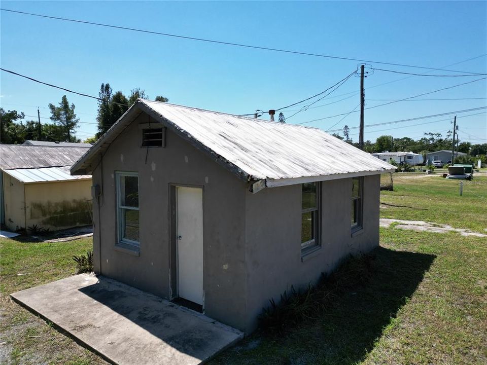 Под контрактом: $495,000 (9 спален, 0 ванн, 892 Квадратных фут)