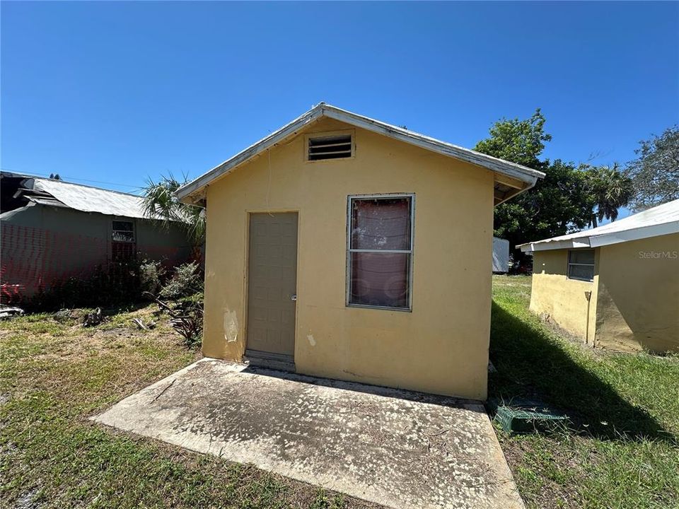 Под контрактом: $495,000 (9 спален, 0 ванн, 892 Квадратных фут)