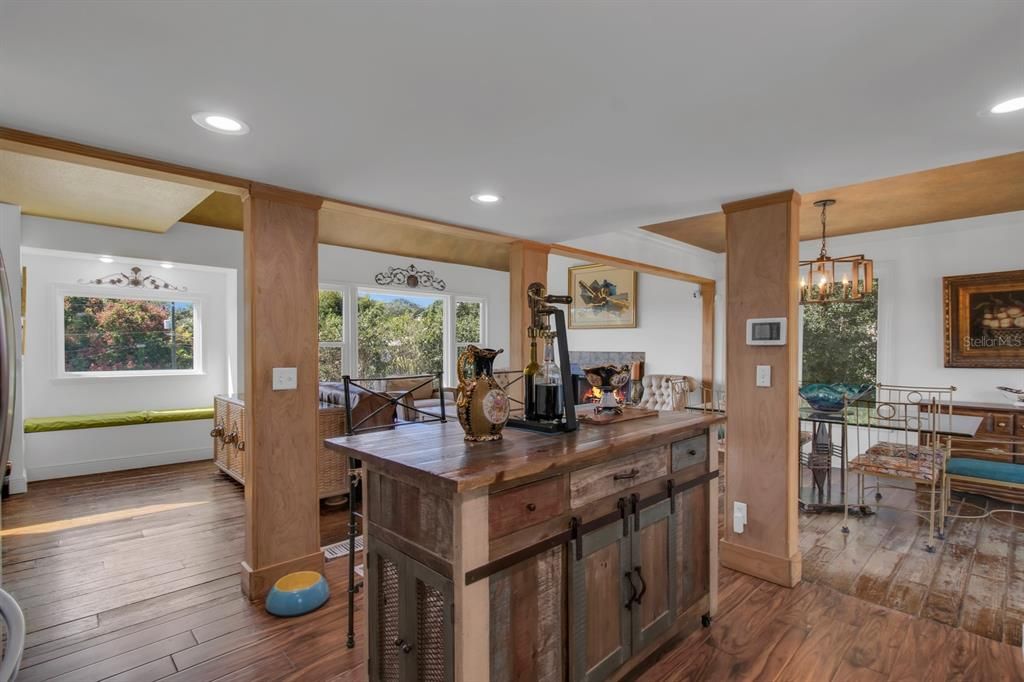 На продажу: $749,900 (4 спален, 3 ванн, 2706 Квадратных фут)