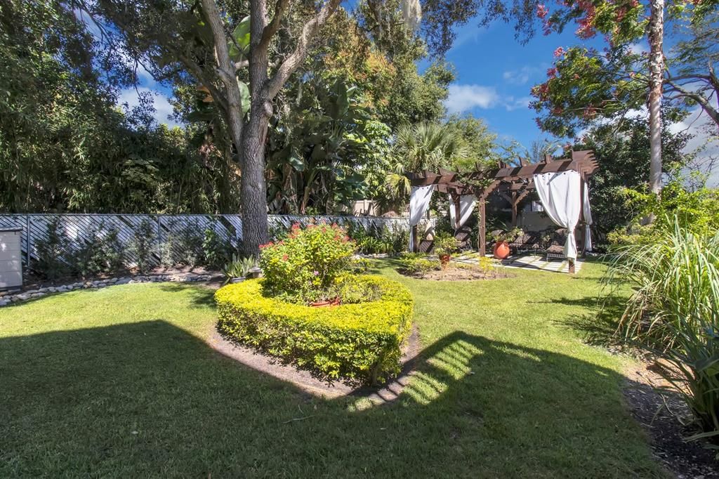 На продажу: $749,900 (4 спален, 3 ванн, 2706 Квадратных фут)