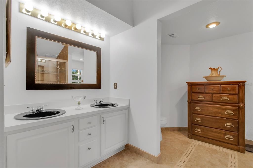 На продажу: $749,900 (4 спален, 3 ванн, 2706 Квадратных фут)