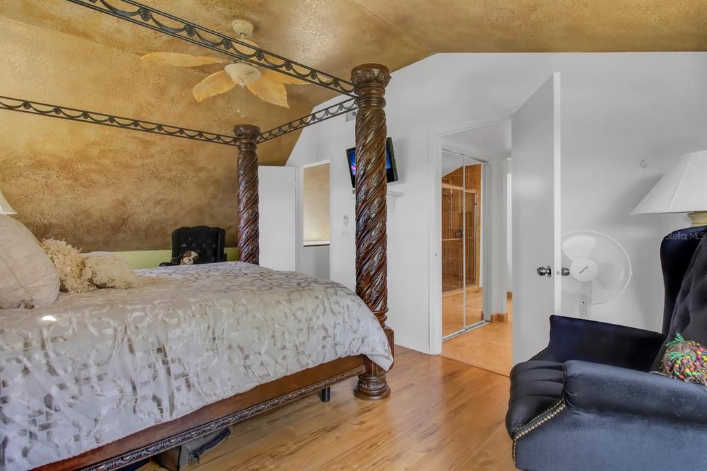 На продажу: $749,900 (4 спален, 3 ванн, 2706 Квадратных фут)