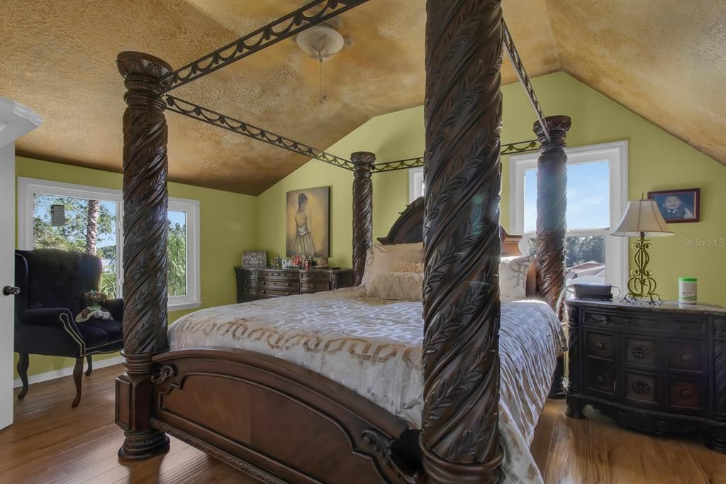 На продажу: $749,900 (4 спален, 3 ванн, 2706 Квадратных фут)