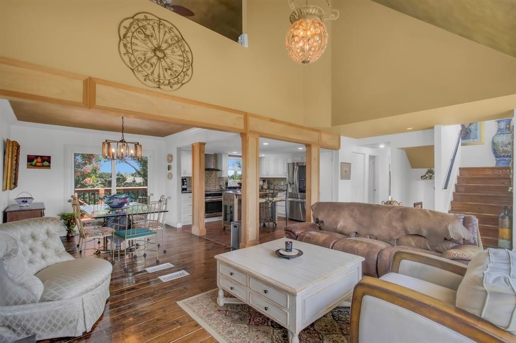 На продажу: $749,900 (4 спален, 3 ванн, 2706 Квадратных фут)