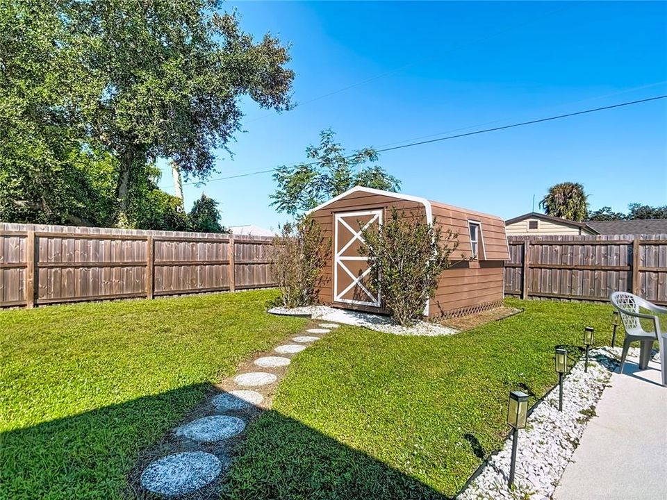 Active With Contract: $320,000 (3 beds, 2 baths, 1428 Square Feet)