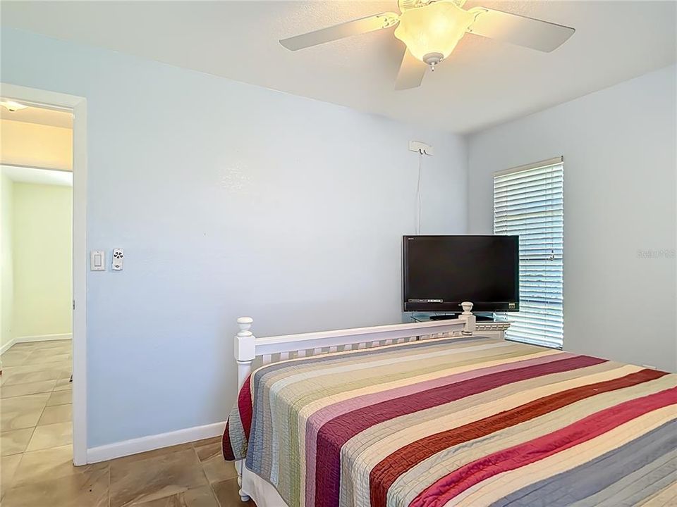 Active With Contract: $320,000 (3 beds, 2 baths, 1428 Square Feet)