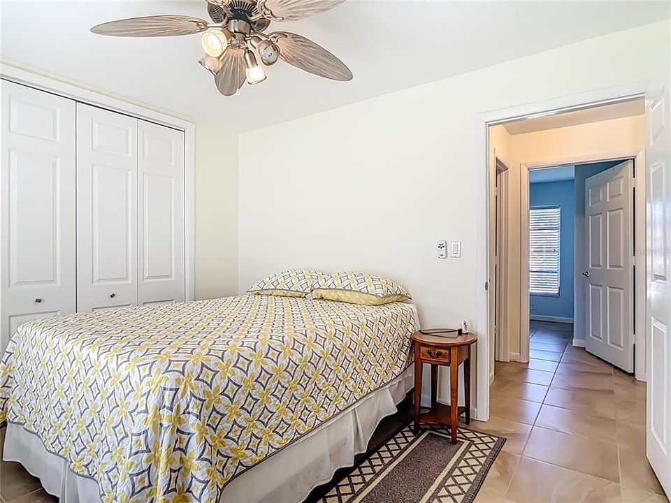 Active With Contract: $320,000 (3 beds, 2 baths, 1428 Square Feet)