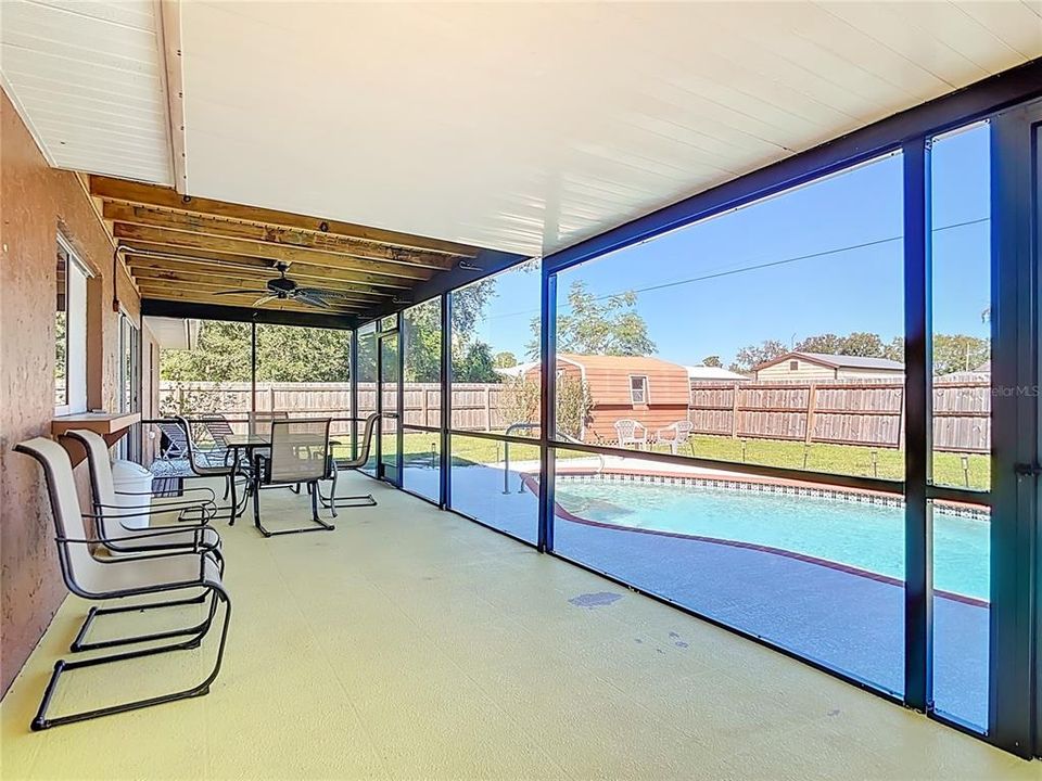 Active With Contract: $320,000 (3 beds, 2 baths, 1428 Square Feet)