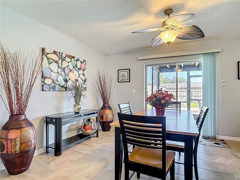 Active With Contract: $320,000 (3 beds, 2 baths, 1428 Square Feet)