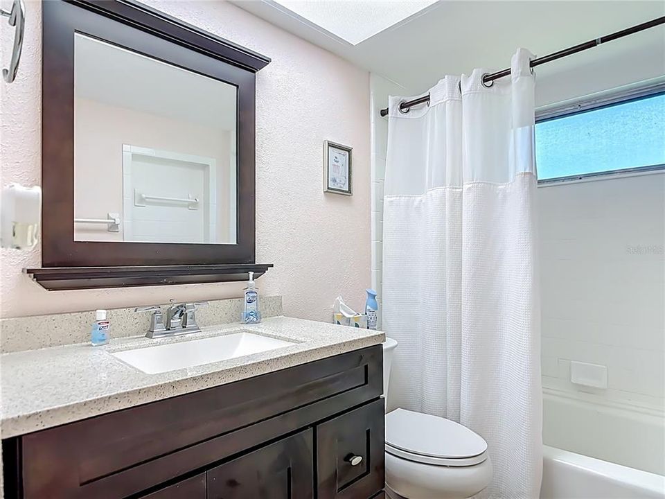 Active With Contract: $320,000 (3 beds, 2 baths, 1428 Square Feet)